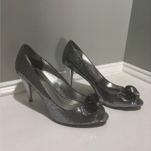 Style & Co. Shoes - Style & Co Pewter Silver Flower Petal Open Toe Heels- size 9